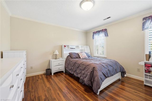 8001 Kilcash Court, Clemmons, NC 27012
