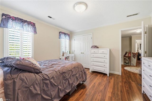 8001 Kilcash Court, Clemmons, NC 27012