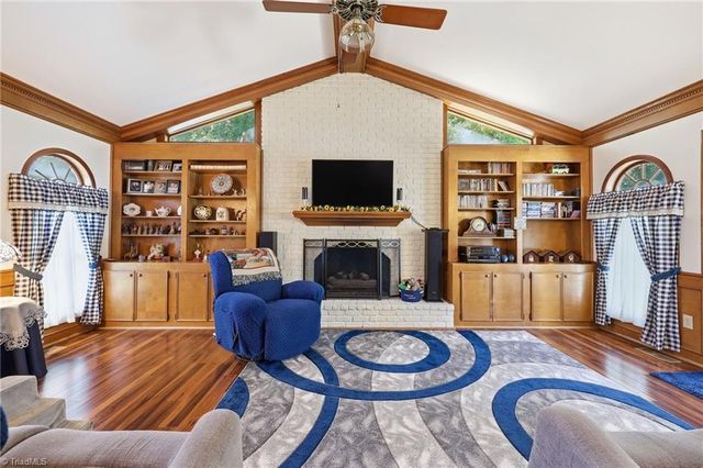 8001 Kilcash Court, Clemmons, NC 27012