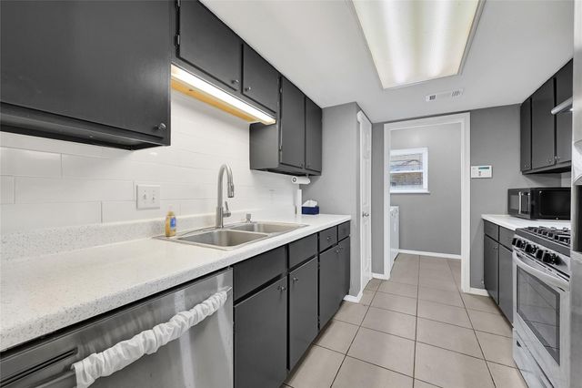 1043 Sierra Shadows Drive, Katy, TX 77450