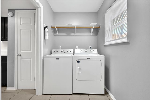 1043 Sierra Shadows Drive, Katy, TX 77450