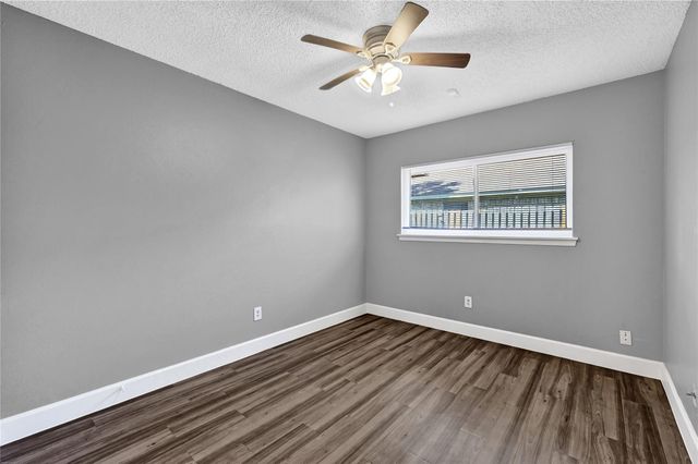 1043 Sierra Shadows Drive, Katy, TX 77450