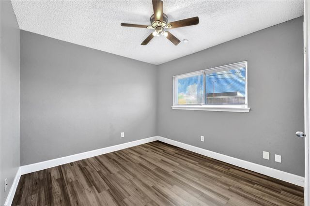 1043 Sierra Shadows Drive, Katy, TX 77450