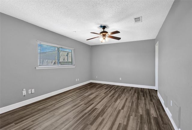 1043 Sierra Shadows Drive, Katy, TX 77450