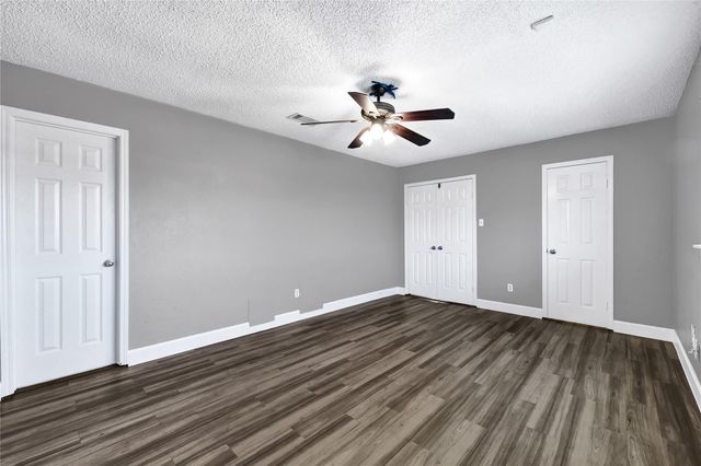 1043 Sierra Shadows Drive, Katy, TX 77450