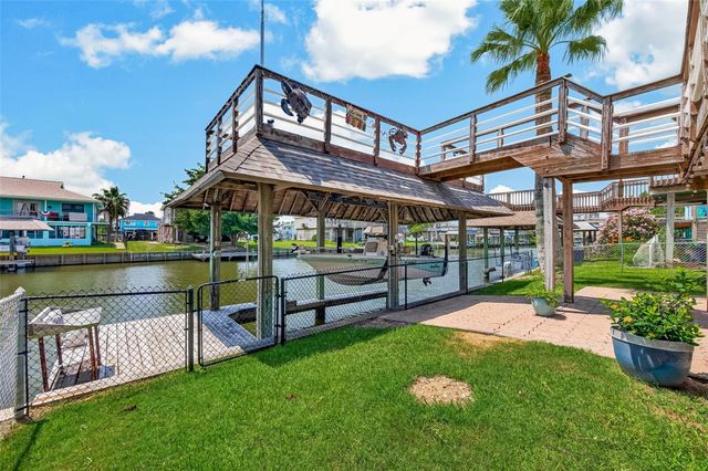 674 Warsaw Street, Bayou Vista, TX 77563