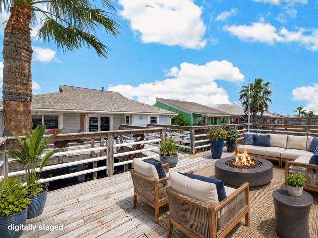 674 Warsaw Street, Bayou Vista, TX 77563