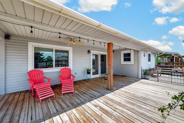 674 Warsaw Street, Bayou Vista, TX 77563