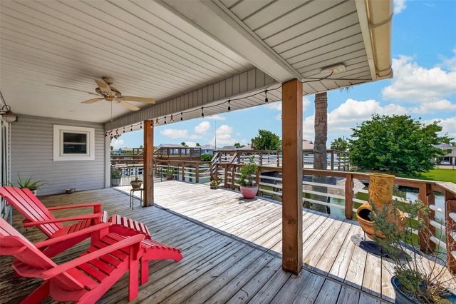 674 Warsaw Street, Bayou Vista, TX 77563