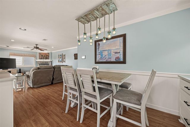 674 Warsaw Street, Bayou Vista, TX 77563