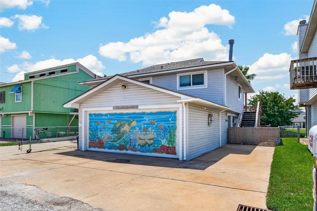 674 Warsaw Street, Bayou Vista, TX 77563
