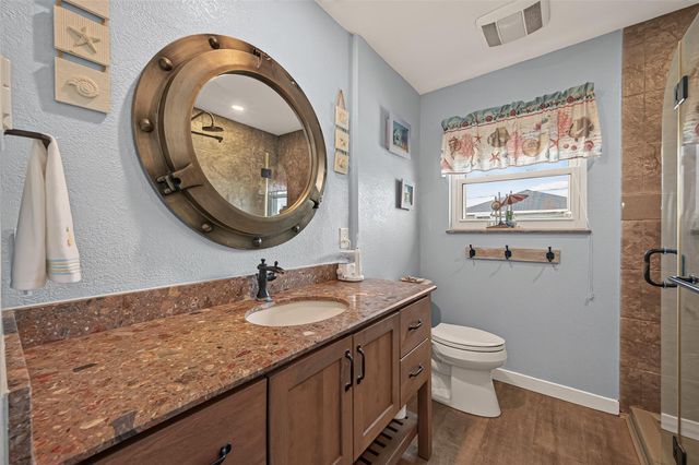 674 Warsaw Street, Bayou Vista, TX 77563