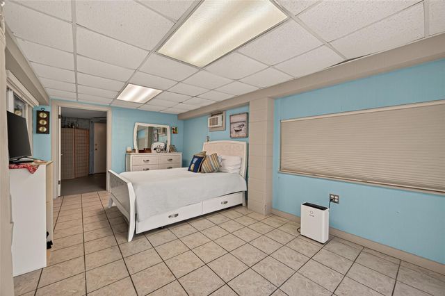 674 Warsaw Street, Bayou Vista, TX 77563