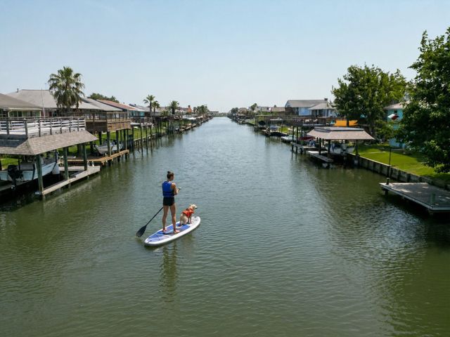 674 Warsaw Street, Bayou Vista, TX 77563