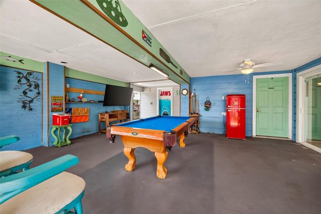 674 Warsaw Street, Bayou Vista, TX 77563