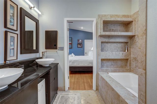 1803 Mohle DR, Austin, TX 78703