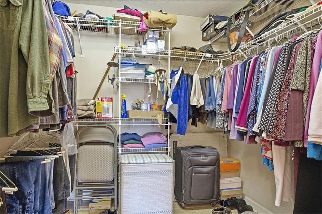 23144 W 71st Terrace, Shawnee, KS 66227