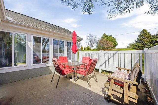 23144 W 71st Terrace, Shawnee, KS 66227