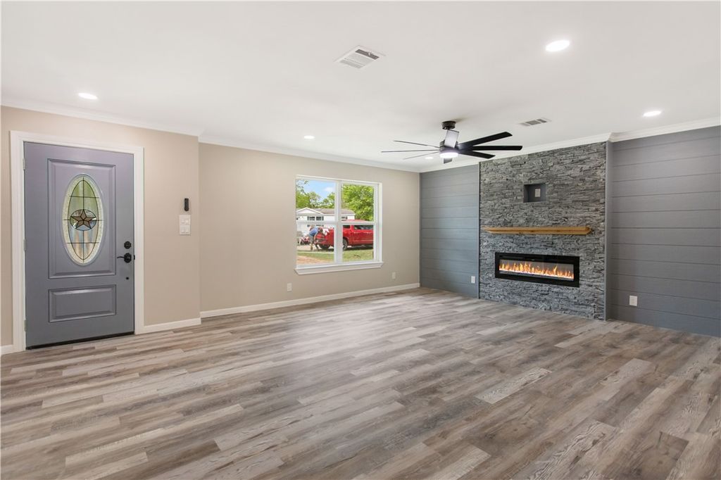 904 Westview, Caldwell, TX 77836 — photo 5