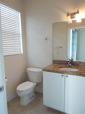 513 BAHIA BEACH BLVD, Ruskin, FL 33570