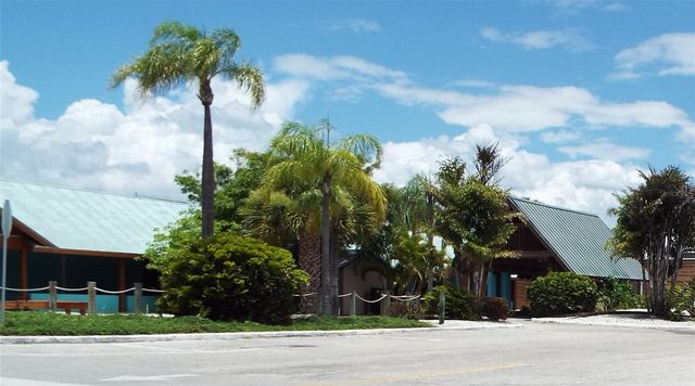 513 BAHIA BEACH BLVD, Ruskin, FL 33570