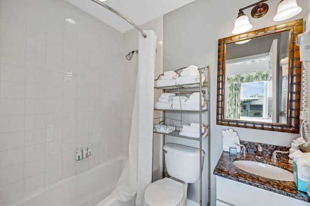 7021 Harbor Village Drive, Duck Key, FL 33050