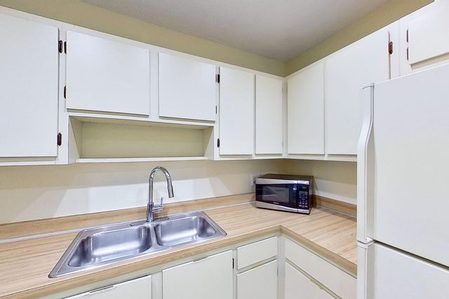 2020 NW 119th Street 1121, Miami, FL 33167