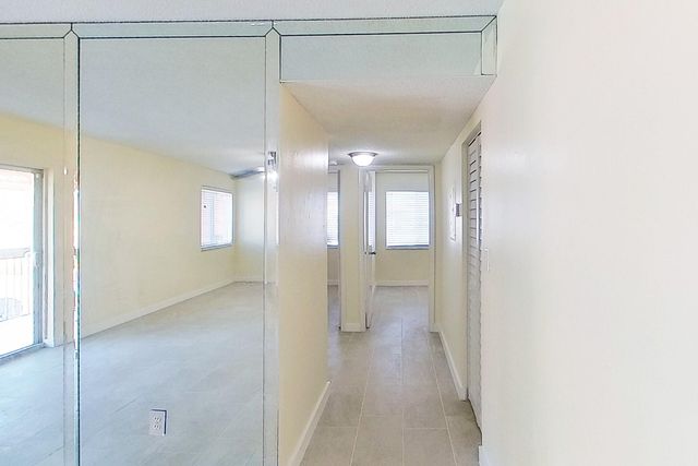 2020 NW 119th Street 1121, Miami, FL 33167