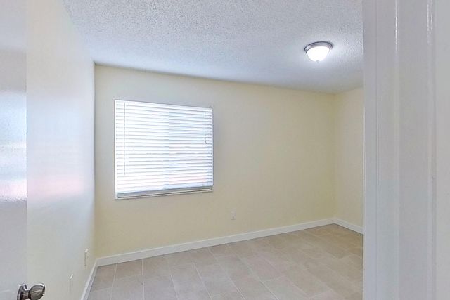 2020 NW 119th Street 1121, Miami, FL 33167