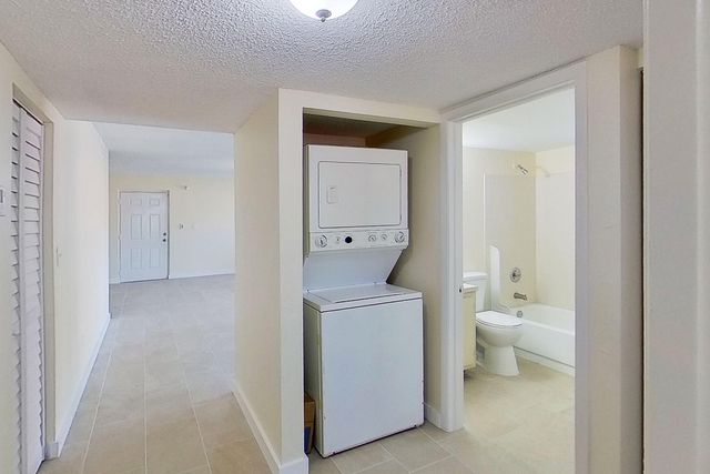 2020 NW 119th Street 1121, Miami, FL 33167