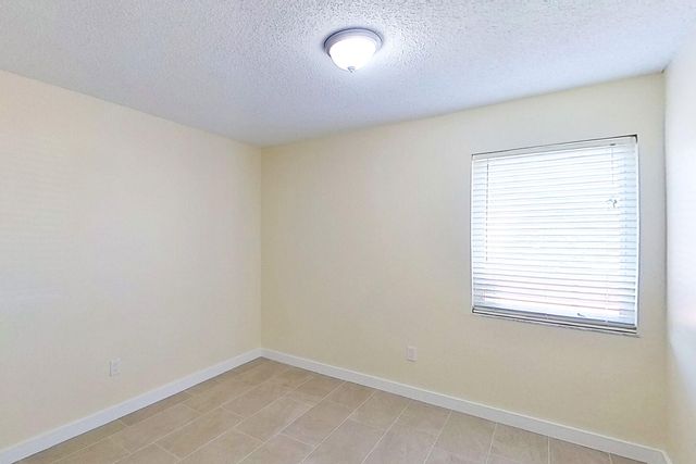 2020 NW 119th Street 1121, Miami, FL 33167