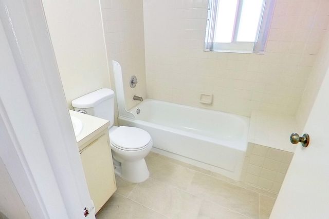 2020 NW 119th Street 1121, Miami, FL 33167