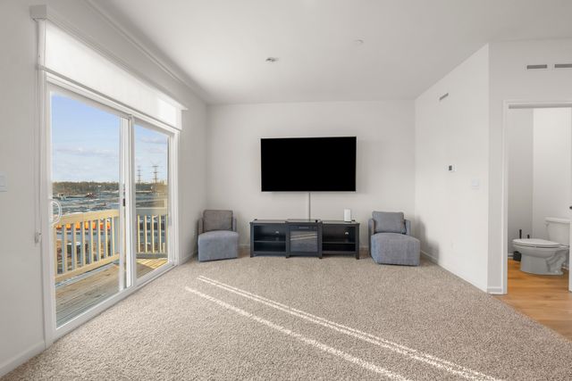 2031 Sequoia Avenue, Mundelein, IL 60060