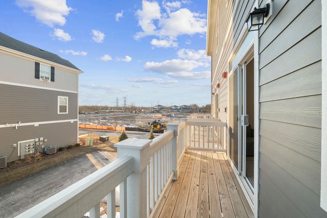 2031 Sequoia Avenue, Mundelein, IL 60060