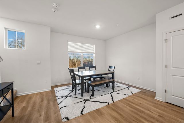 2031 Sequoia Avenue, Mundelein, IL 60060