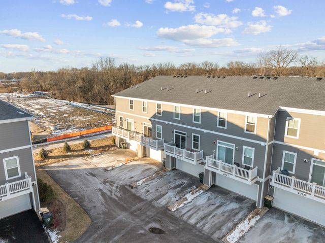 2031 Sequoia Avenue, Mundelein, IL 60060