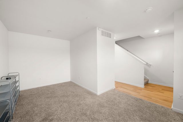 2031 Sequoia Avenue, Mundelein, IL 60060