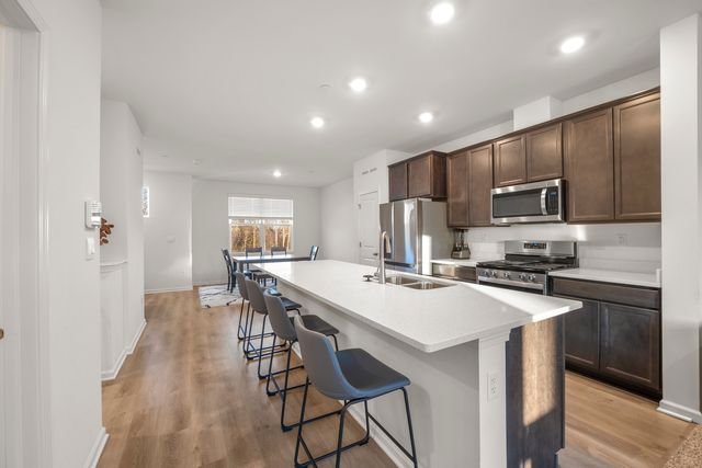 2031 Sequoia Avenue, Mundelein, IL 60060