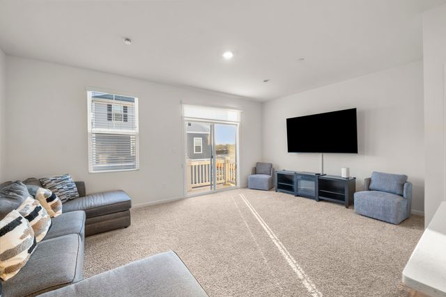 2031 Sequoia Avenue, Mundelein, IL 60060