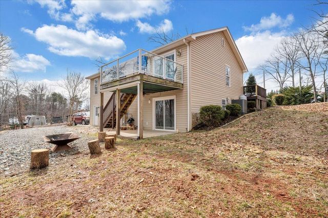 97 Lakewood Acres Drive, Hardy, VA 24101