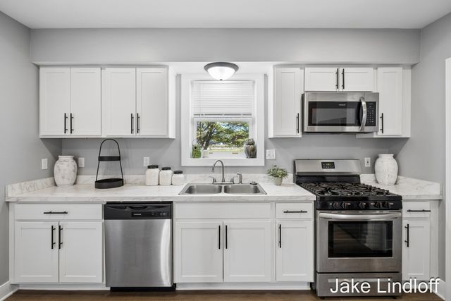 322 E Gardner Street, Sparta, MI 49345