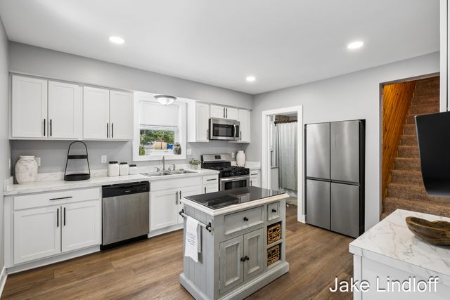 322 E Gardner Street, Sparta, MI 49345