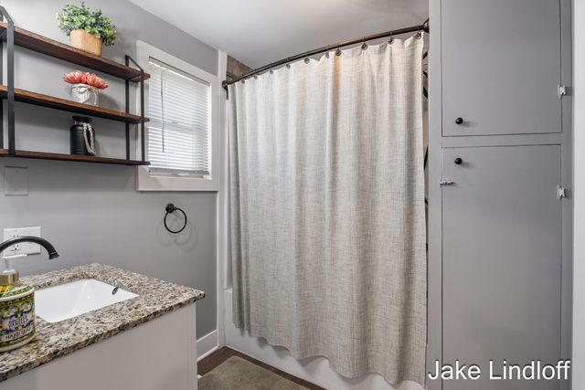 322 E Gardner Street, Sparta, MI 49345