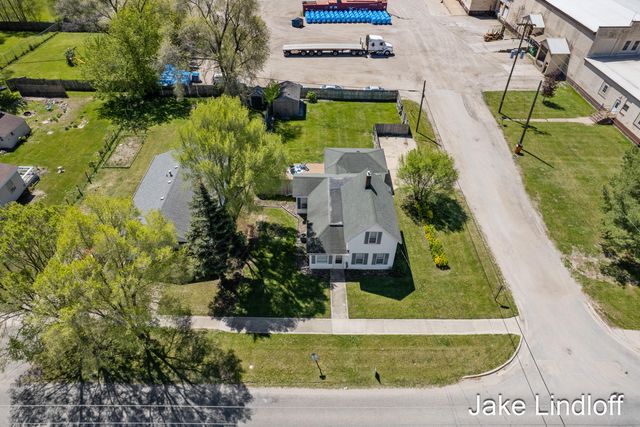 322 E Gardner Street, Sparta, MI 49345