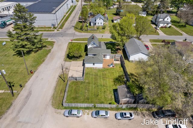 322 E Gardner Street, Sparta, MI 49345