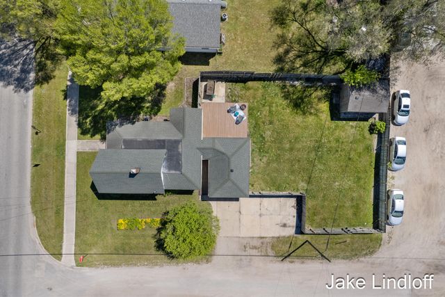 322 E Gardner Street, Sparta, MI 49345