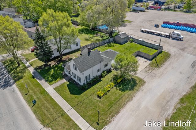 322 E Gardner Street, Sparta, MI 49345