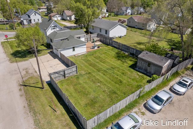 322 E Gardner Street, Sparta, MI 49345