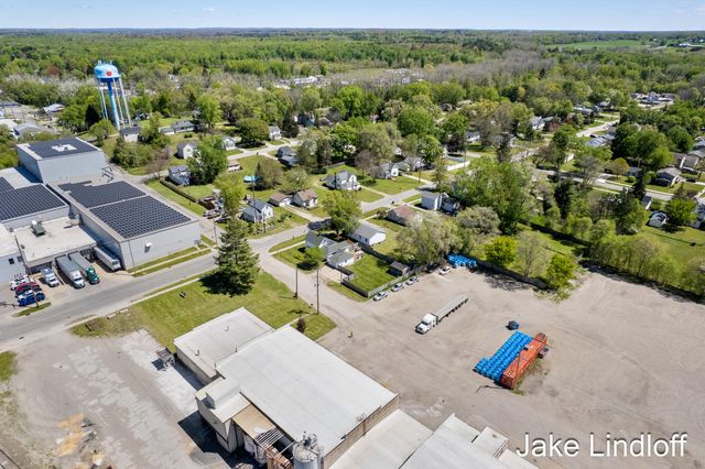 322 E Gardner Street, Sparta, MI 49345
