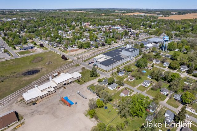322 E Gardner Street, Sparta, MI 49345